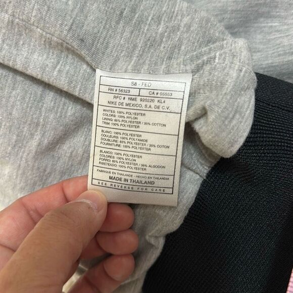 Vintage 1990s Nike Embroidered Windbreaker Pullover - Picture 9 of 11